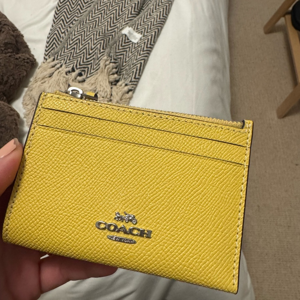 Coach retro yellow card holder